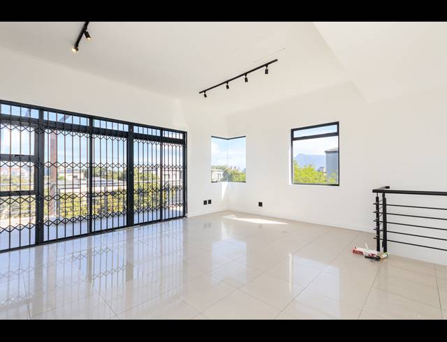 3 BEDROOM TOWNHOUSE TO LET IN CENTURY CITY